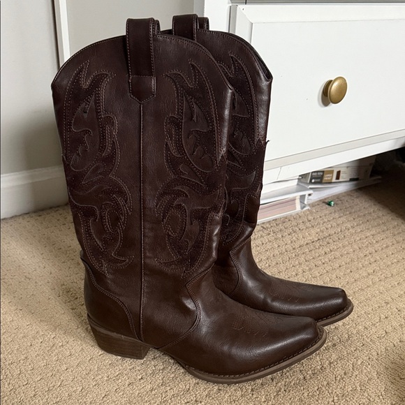 Shoes - Cowboy boots